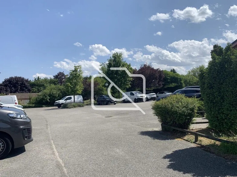 Land in Linas for lease - Building Photo - Image 1 of 1