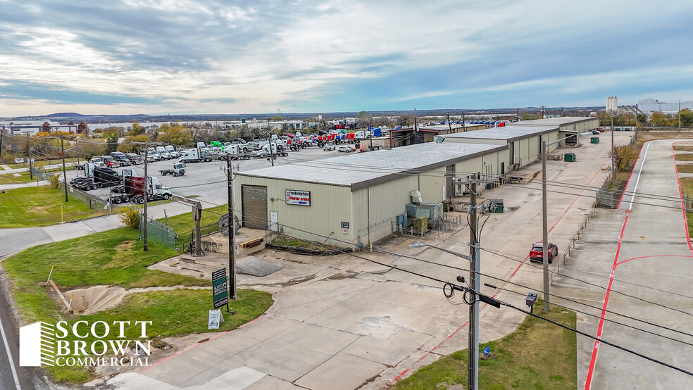 1512 I-35 W, Denton, TX for lease - Building Photo - Image 1 of 12