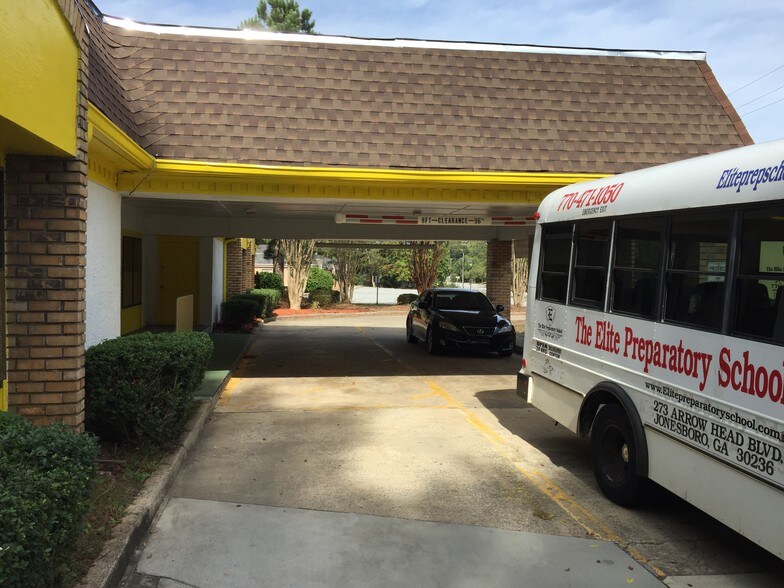 273 Arrowhead Blvd, Jonesboro, GA for sale - Building Photo - Image 1 of 1