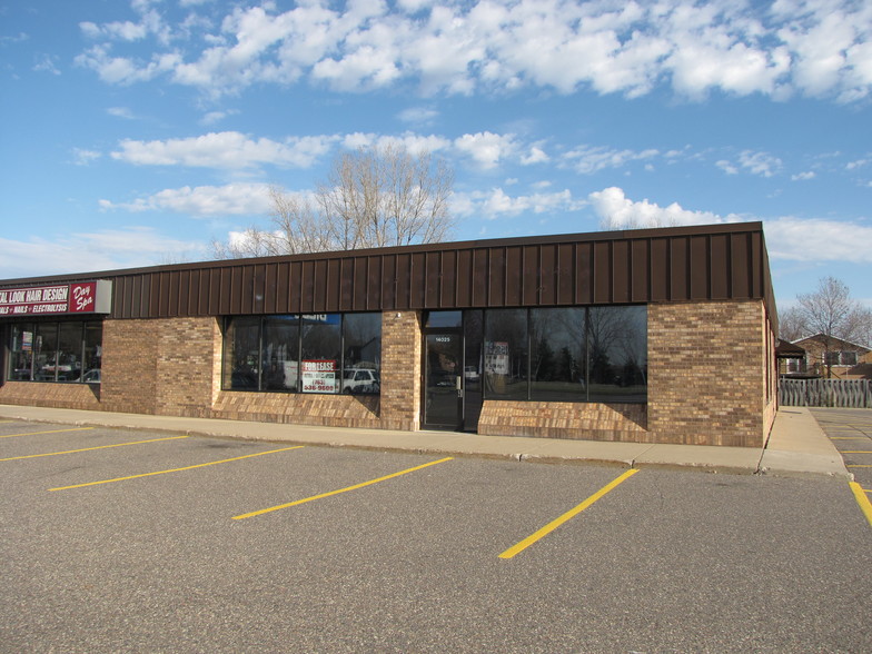 14017-14041 NW Round Lake Blvd, Andover, MN for lease - Primary Photo - Image 1 of 1