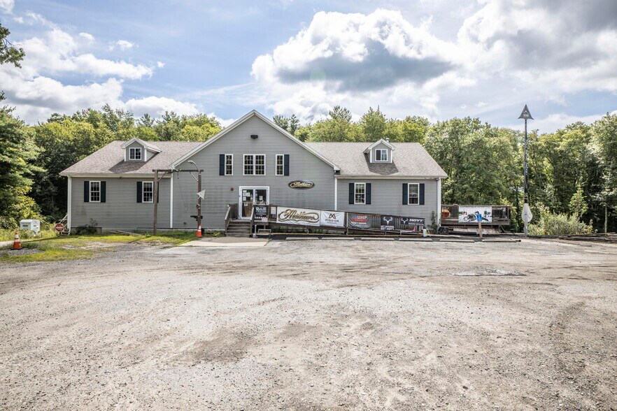 121 Wood St, Middleboro, MA 02346