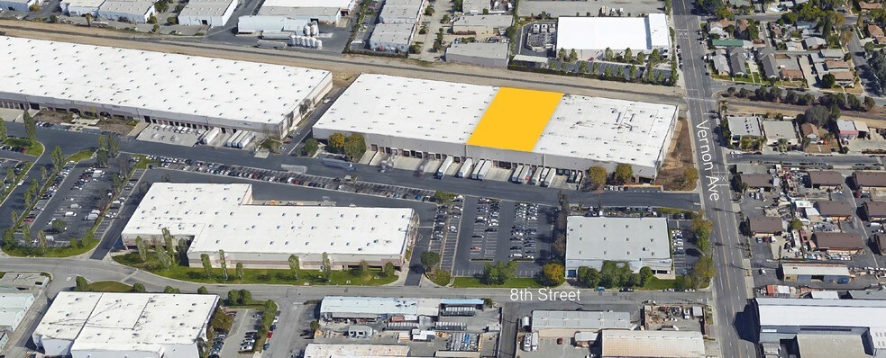 823-829 W 8th St, Azusa, CA for sale - Building Photo - Image 1 of 1