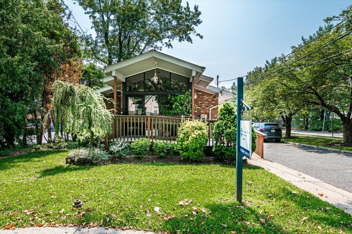 215 Amboy Ave, Metuchen, NJ for sale Building Photo- Image 1 of 36