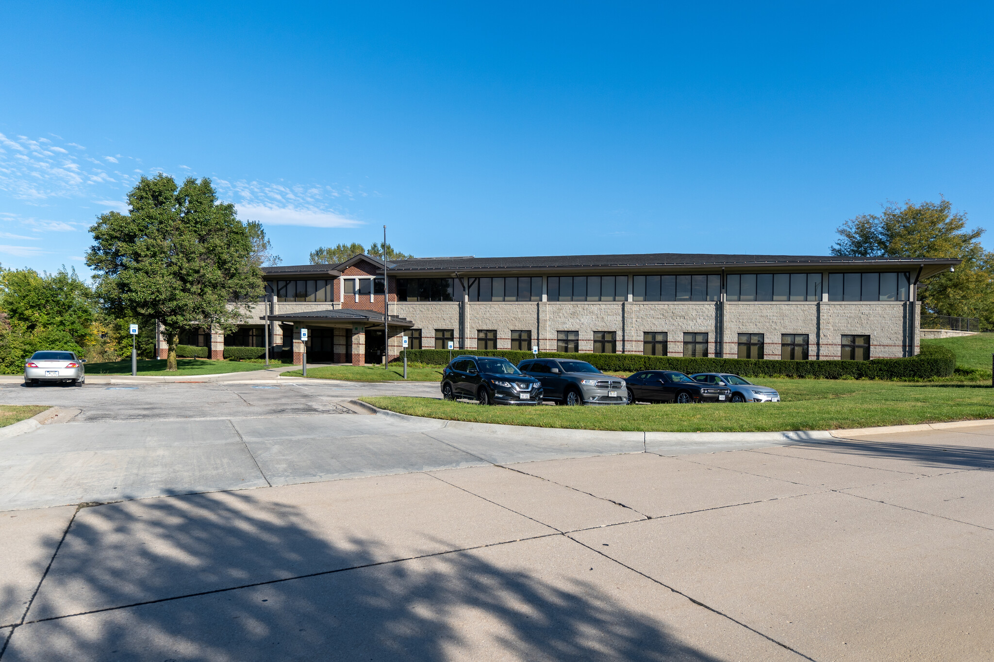 7200 World Communications Dr, Omaha, NE for sale Building Photo- Image 1 of 1