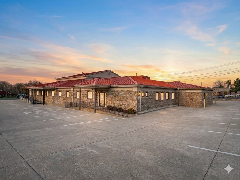 2831 Lone Oak Rd, Paducah, KY for sale - Primary Photo - Image 1 of 11