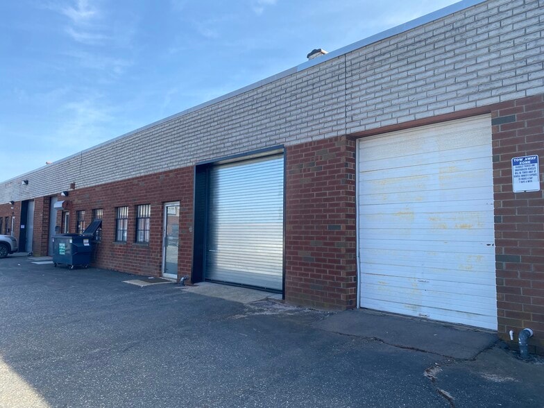 181 E Industry Ct, Deer Park, NY for lease - Building Photo - Image 2 of 21