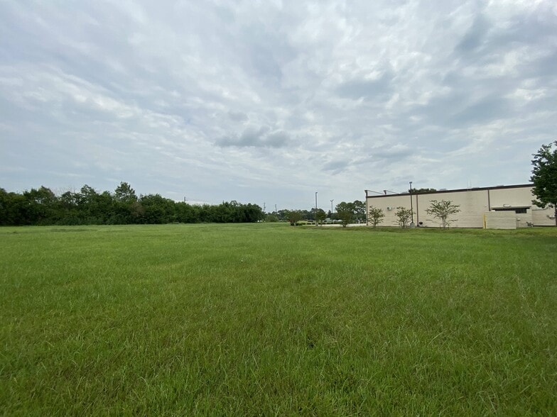 1017 Fairmont Pky, Pasadena, TX for sale - Building Photo - Image 1 of 1