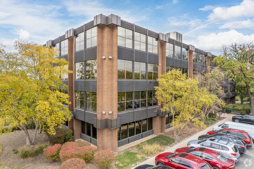 1200 Roosevelt Rd, Glen Ellyn, IL for lease - Building Photo - Image 1 of 11