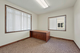 1000 E 146th St, Burnsville, MN for lease Interior Photo- Image 1 of 10