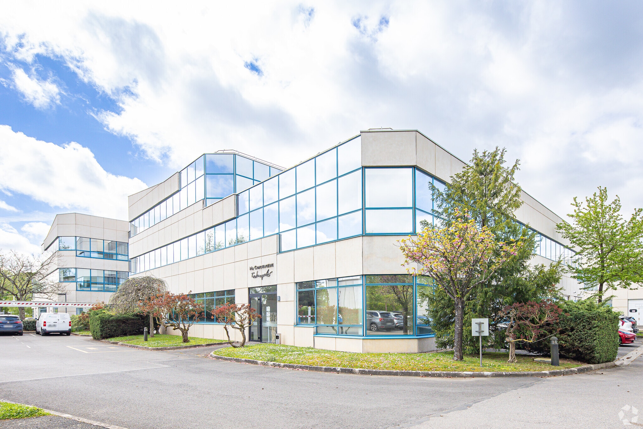 3 Avenue du Canada, Les Ulis for lease Primary Photo- Image 1 of 3