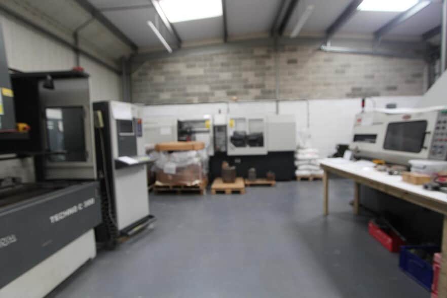 Fourth Av, Halstead for lease - Interior Photo - Image 3 of 18