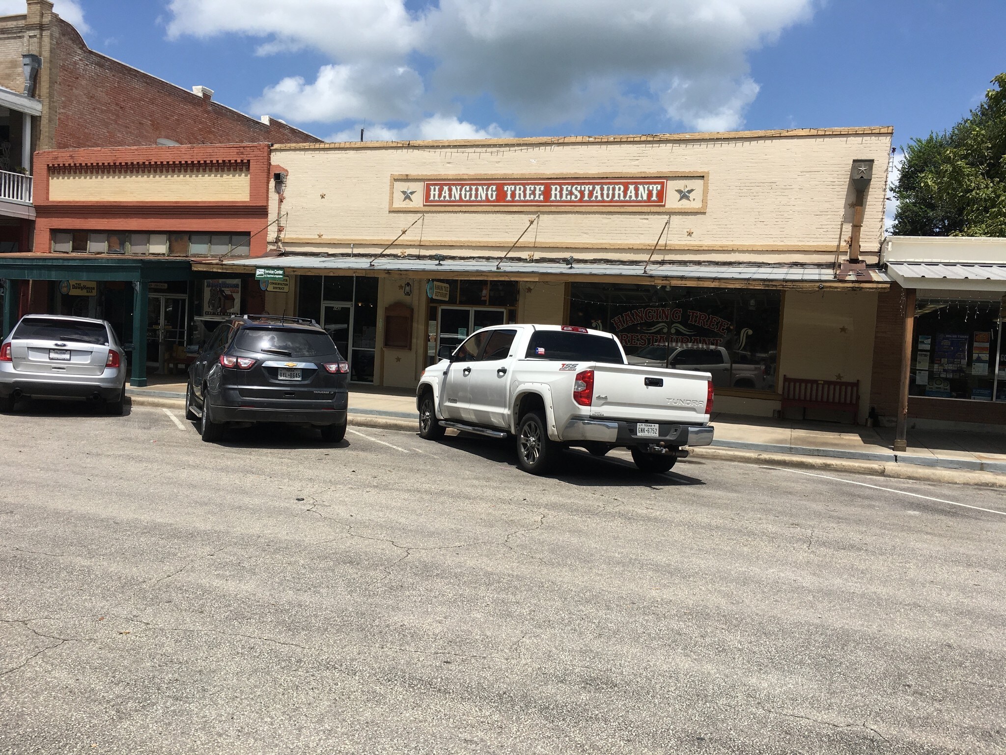 144 N Courthouse Sq, Goliad, TX for sale Primary Photo- Image 1 of 1