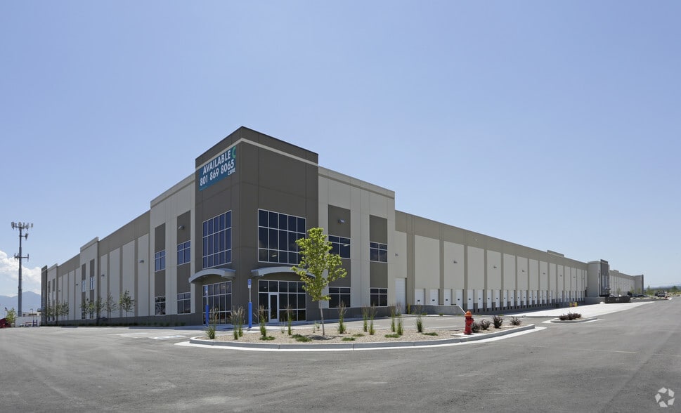 2179 S Commerce Center Dr, West Valley City, UT for lease - Primary Photo - Image 2 of 5