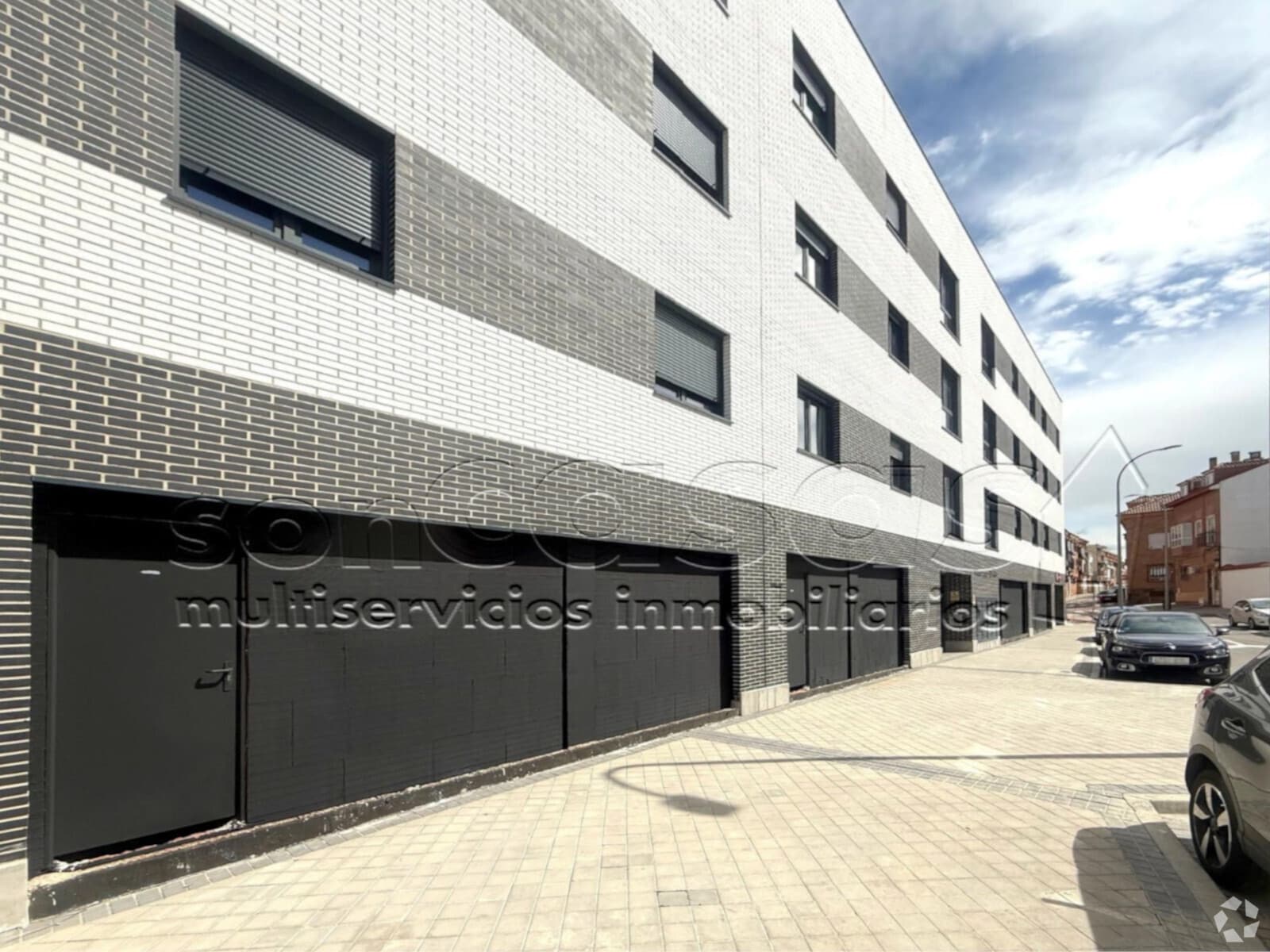 Retail in Madrid, Madrid for lease Interior Photo- Image 1 of 2