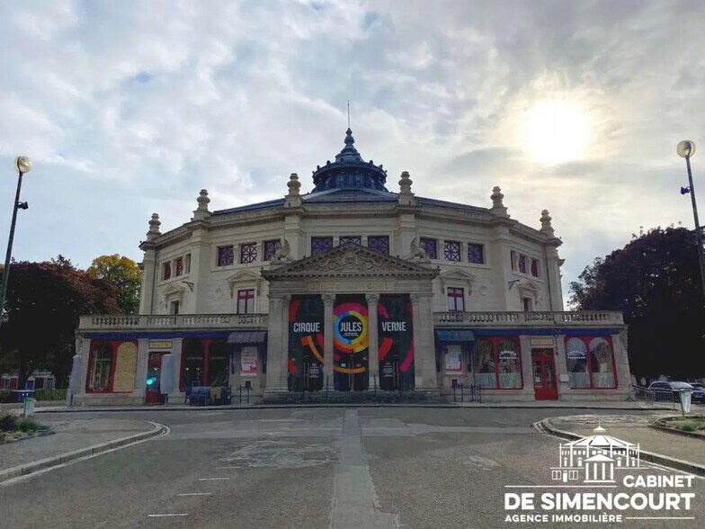 Retail in Amiens for lease - Building Photo - Image 1 of 1