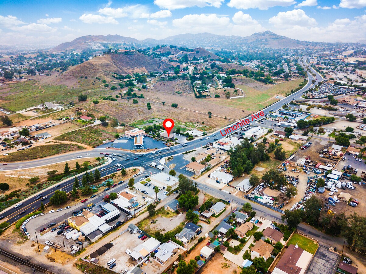 8675 Limonite Ave, Jurupa Valley, CA 92509 Express Car Wash