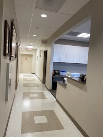 208 Flax Dr, Highland, IL for sale - Interior Photo - Image 3 of 7