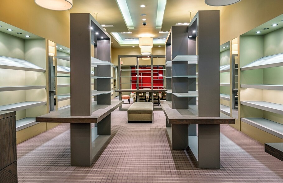 227 8th Ave SW, Calgary, AB for lease - Building Photo - Image 2 of 3