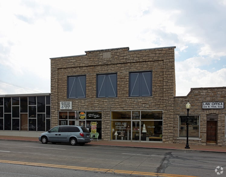 11109-11111 Johnson Dr, Shawnee, KS for lease - Primary Photo - Image 3 of 10