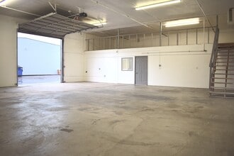 4216 W 7th Ave, Eugene, OR for lease Interior Photo- Image 2 of 10