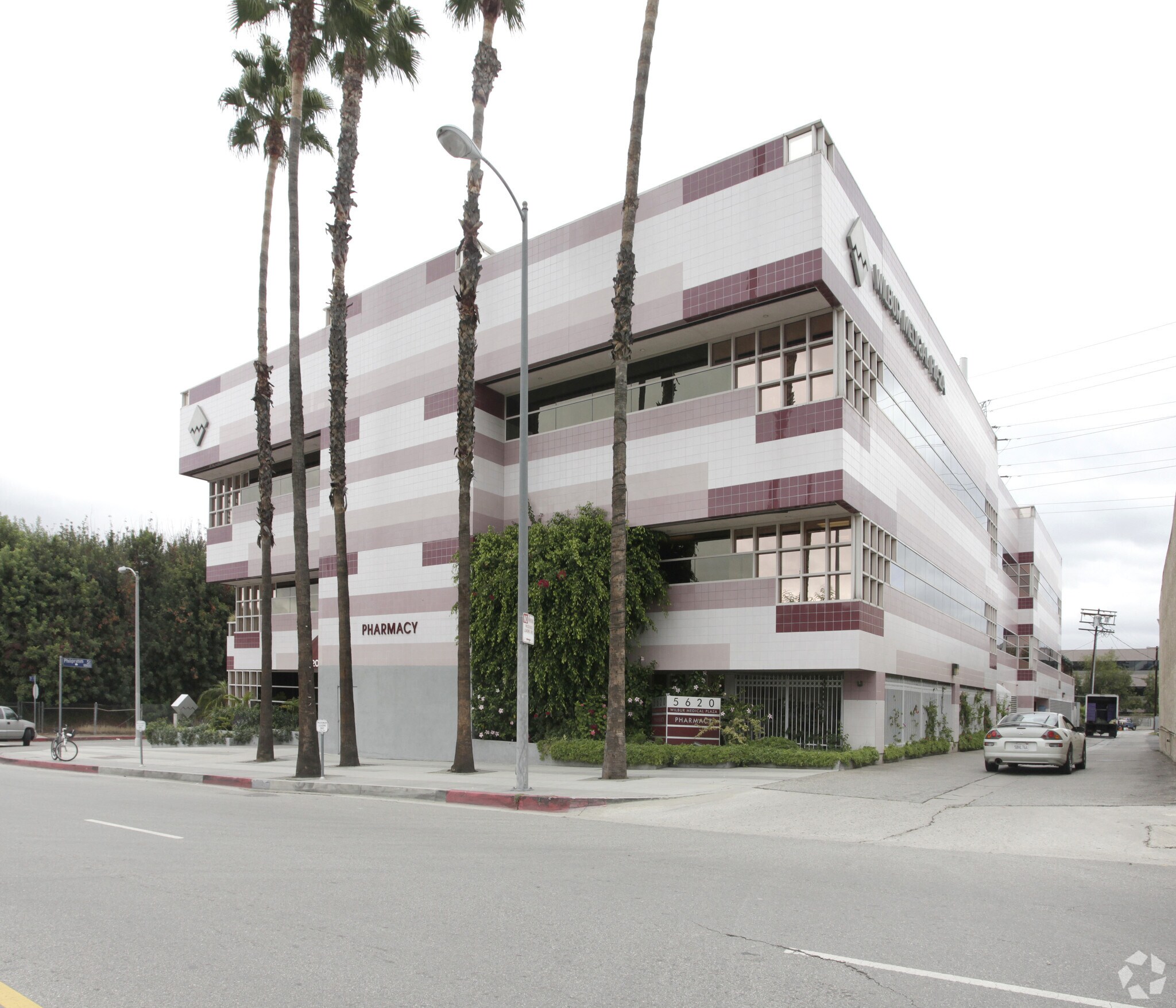 5620 Wilbur Ave, Tarzana, CA for lease Building Photo- Image 1 of 11