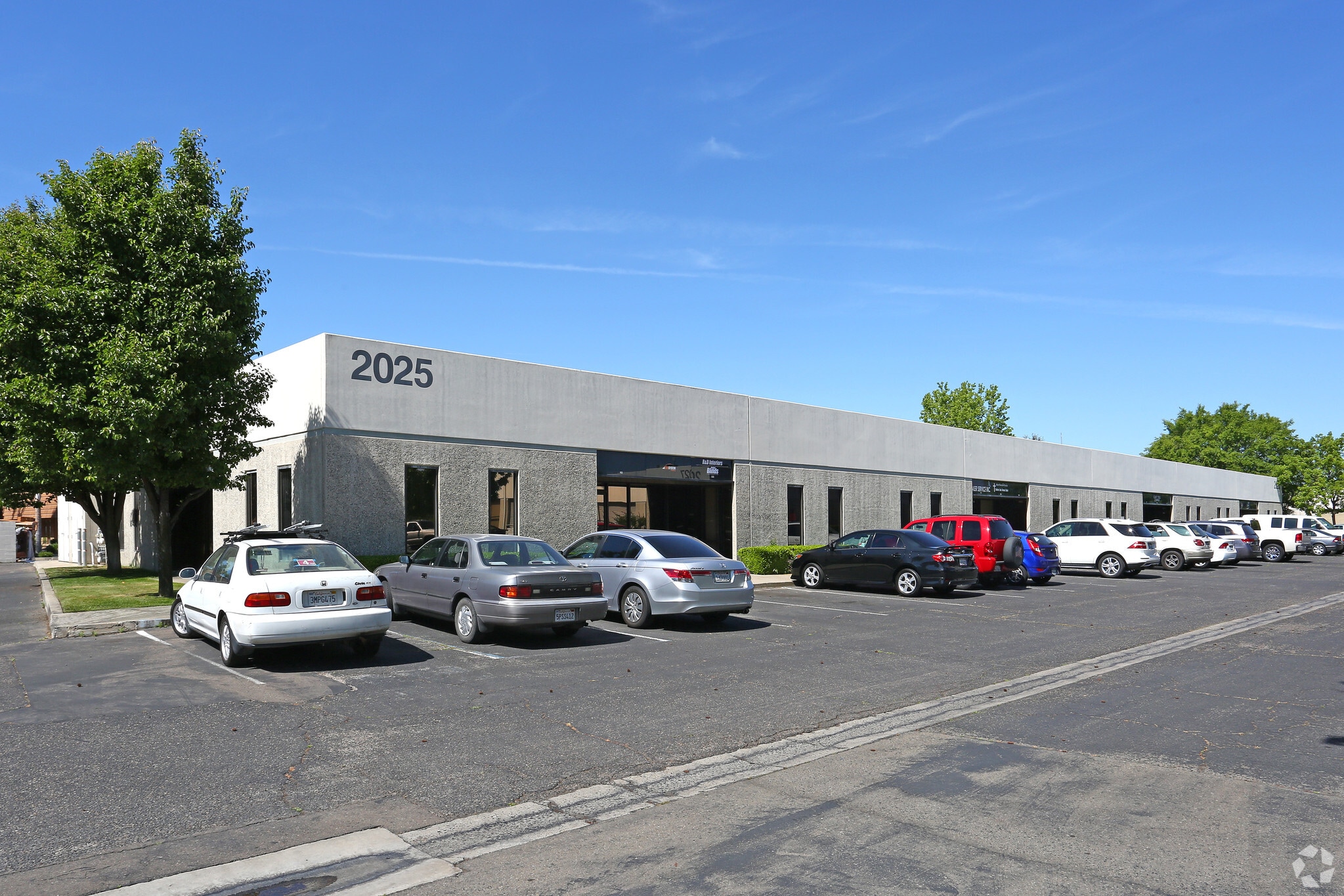 2025 N Gateway Blvd, Fresno, CA for lease Primary Photo- Image 1 of 8