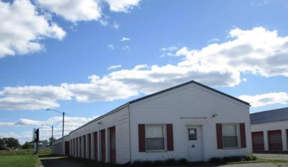 417 Freedom Dr, Napoleon, OH for sale - Building Photo - Image 2 of 4