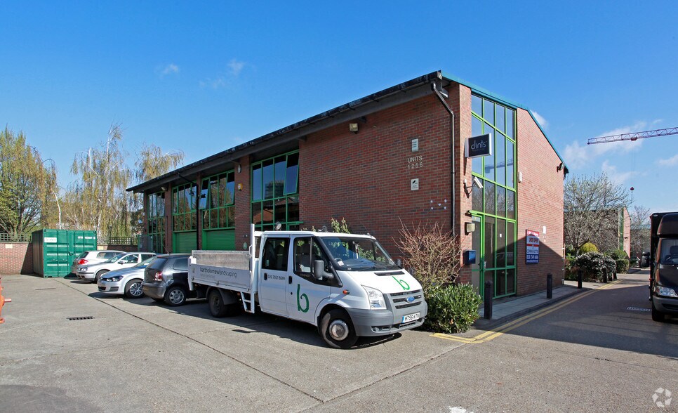 23A Bagleys Ln, London for sale - Primary Photo - Image 1 of 1