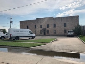 2200 Crestview St, Kenner LA - Warehouse
