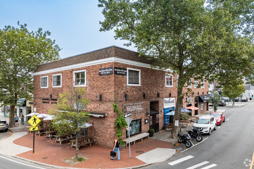 50 Gerard St, Huntington, NY for lease - Building Photo - Image 2 of 5