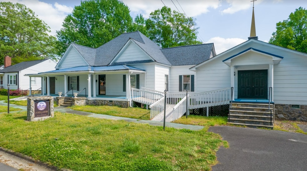 127 W Statesville Ave, Mooresville, NC 28115