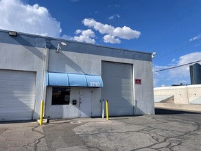 3730-3750 Tompkins Ave, Las Vegas, NV for lease Building Photo- Image 1 of 7