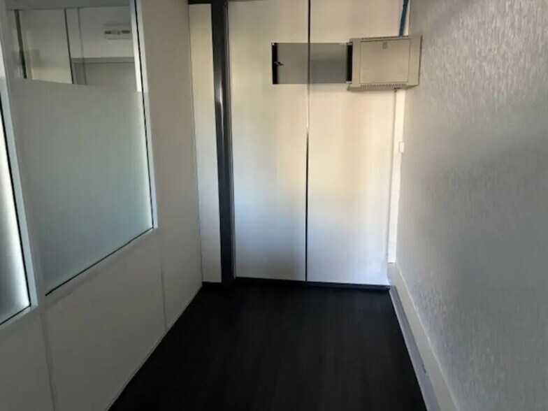 Office in Castelnau-le-Lez for lease - Interior Photo - Image 2 of 5