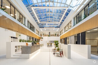 Avenida General Perón, 40, Madrid, Madrid for lease Lobby- Image 1 of 17