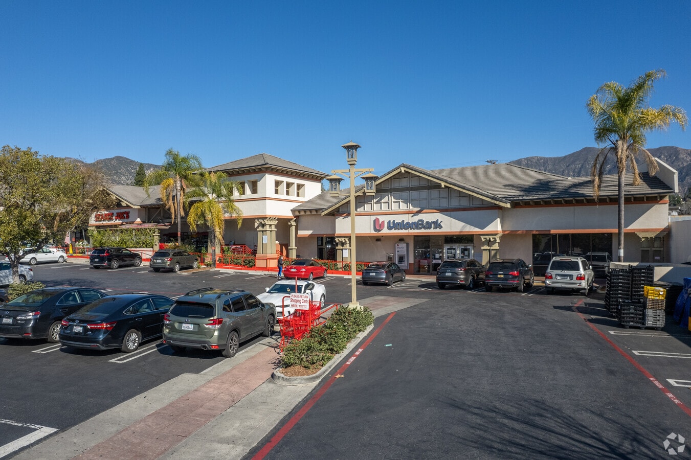 475 Foothill Blvd La Canada Flintridge - 475 Foothill Blvd La Canada Flintridge CA Building Photo 1 HighDefinition