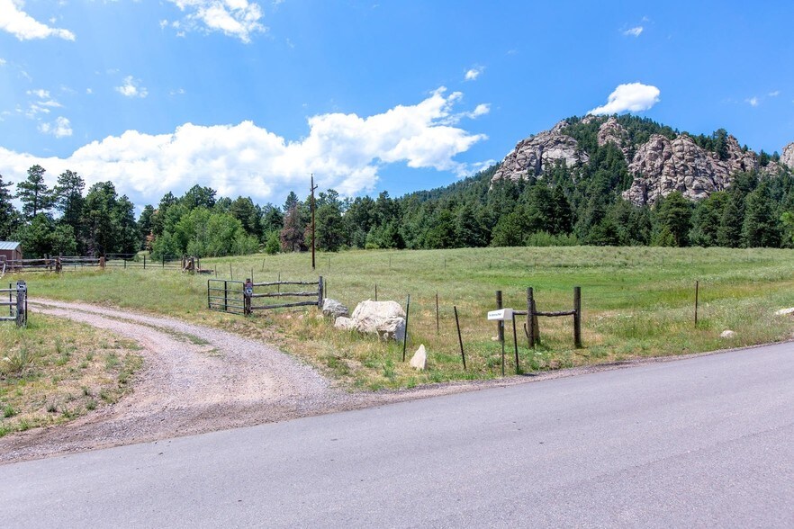 9425 Eagle Cliff Rd, Conifer, CO for sale - Building Photo - Image 1 of 1