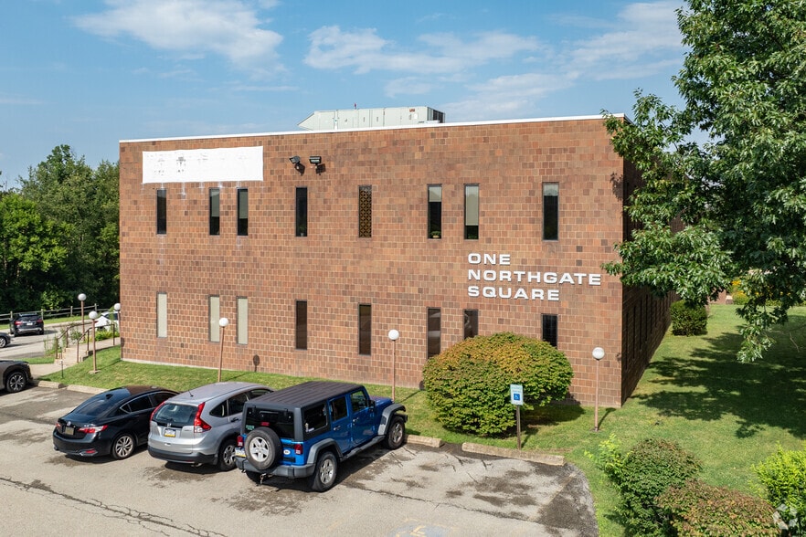 1 Northgate Sq, Greensburg, PA for lease - Primary Photo - Image 1 of 4