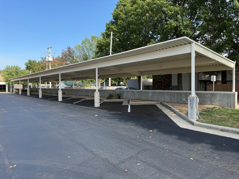 2900 S National Ave, Springfield, MO for lease - Building Photo - Image 3 of 41