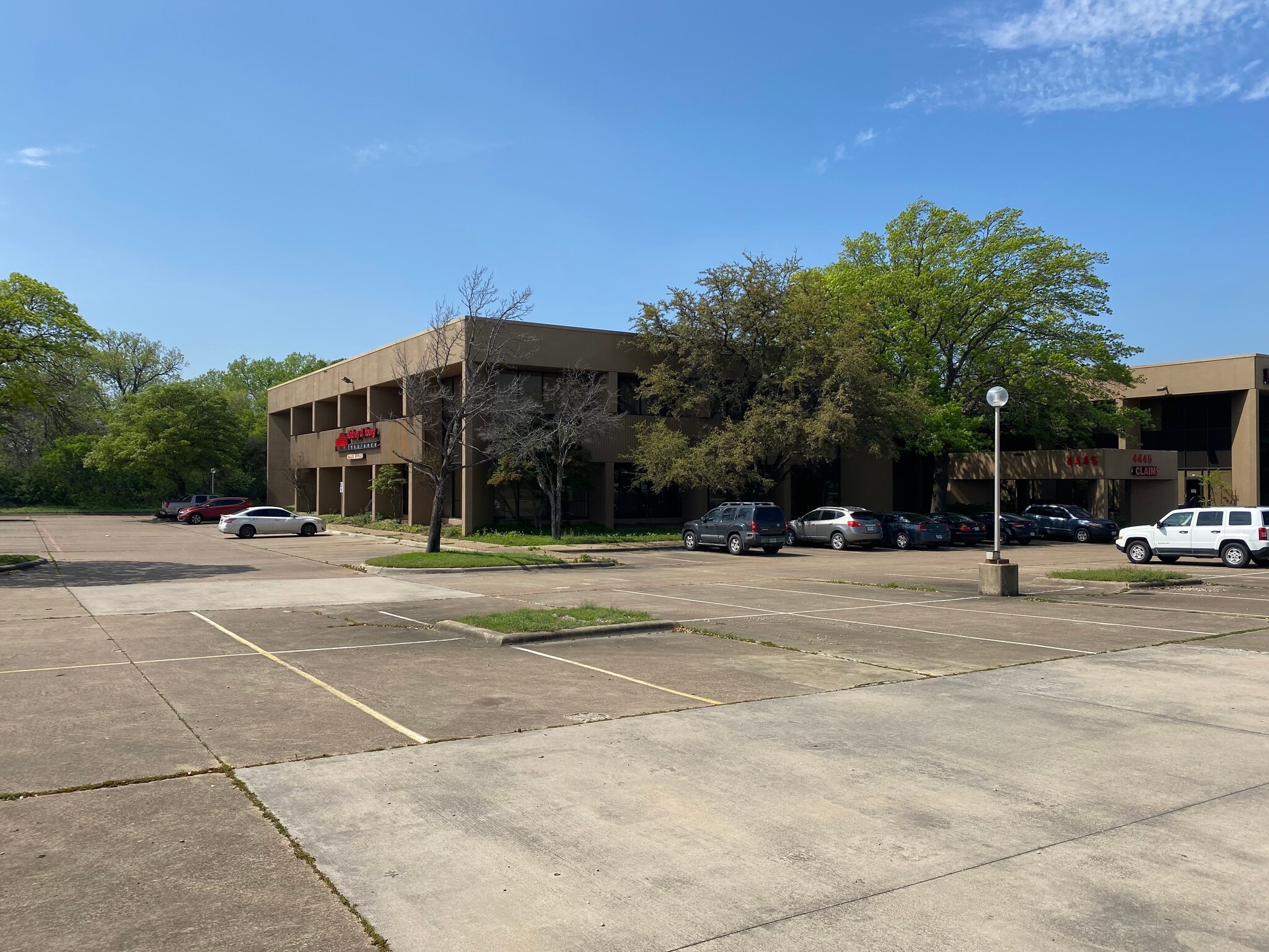 4445 W Ledbetter Dr, Dallas, TX 75236 Southgate Plaza I