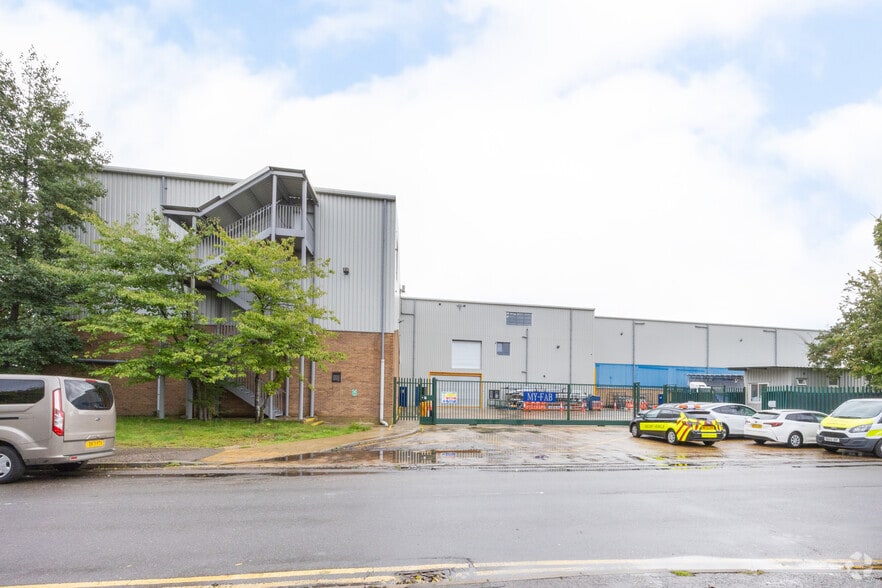 Lodge Way, Northampton for sale - Primary Photo - Image 1 of 1