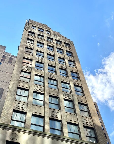 202 W 40th St New York Ny 10018 Office For Lease Loopnet Com