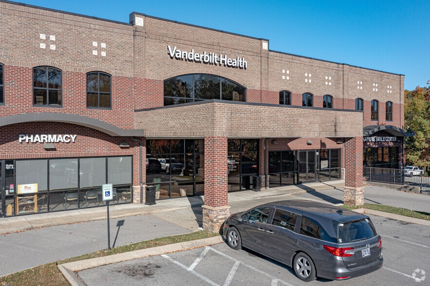 800 Weatherly Dr, Clarksville, TN for lease - Building Photo - Image 2 of 5