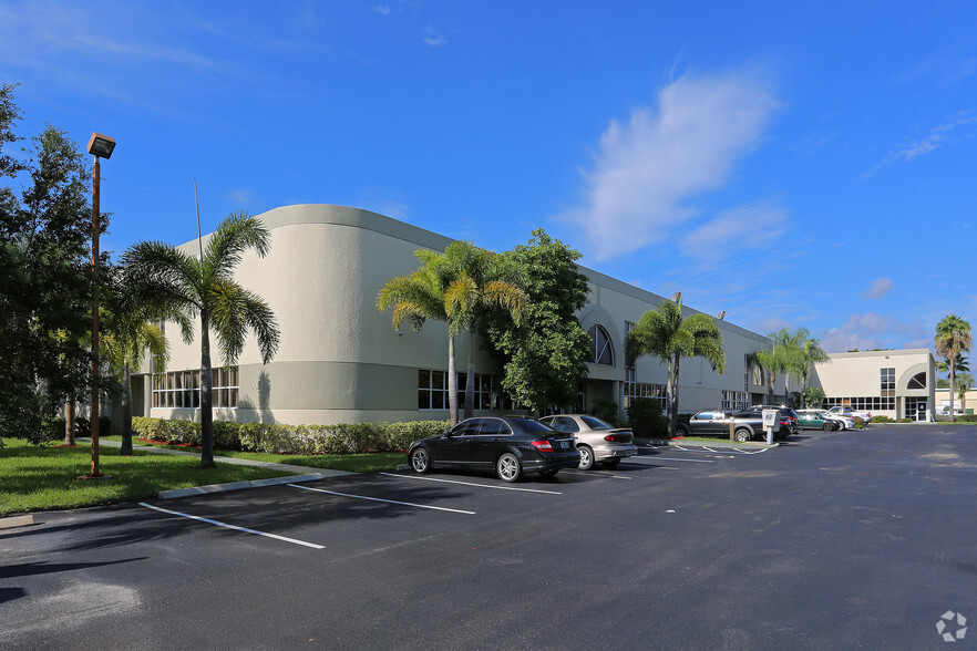 1002 Jupiter Park Ln, Jupiter, FL for sale - Building Photo - Image 1 of 1