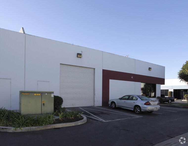 2294 N Batavia St, Orange, CA for lease - Building Photo - Image 2 of 2