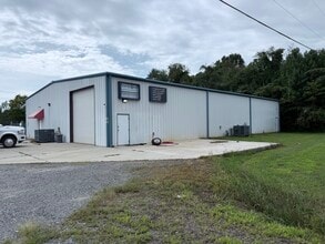 106 Scenic Dr, King, NC for lease Interior Photo- Image 1 of 11