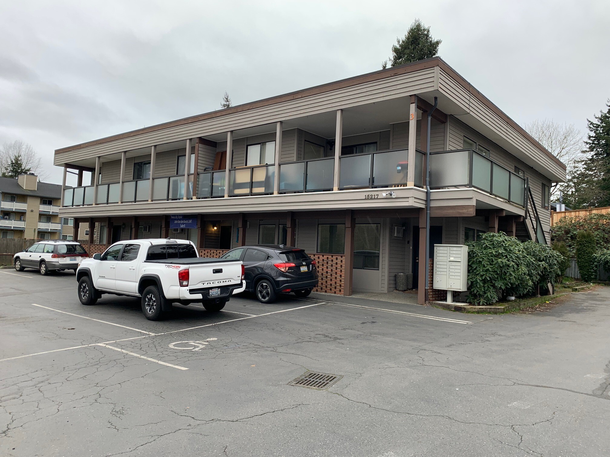 15209-15211 8th Ave, Burien, WA for lease Building Photo- Image 1 of 9