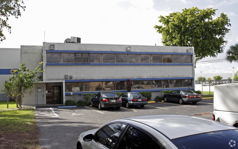 1355 NW 97th Ave, Doral, FL for lease - Building Photo - Image 3 of 10