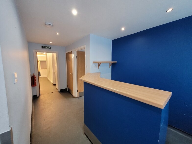 17 Victoria St, Aberdeen for lease - Building Photo - Image 2 of 4