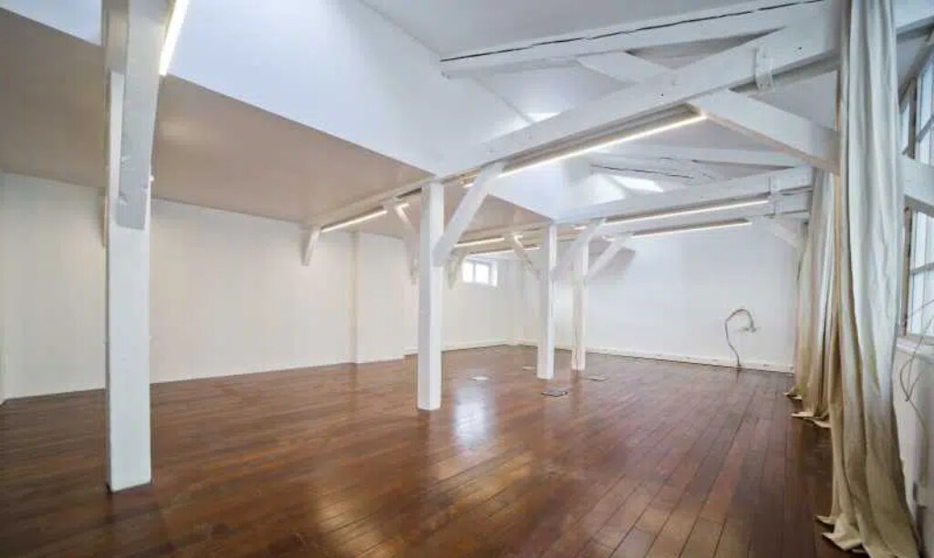 39 Rue Faidherbe, Paris for lease Interior Photo- Image 1 of 8