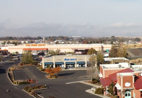 1625 N 1st St, Hermiston, OR for lease - Primary Photo - Image 1 of 7